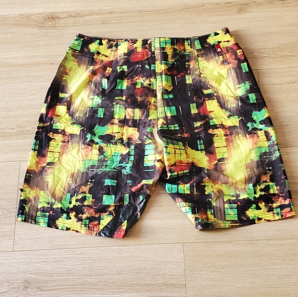 Matix Shorts - Picture 2 of 4